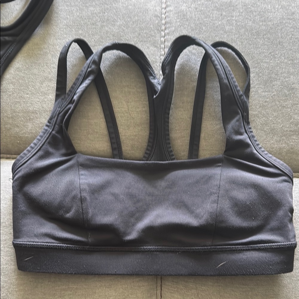 Lululemon sports bra